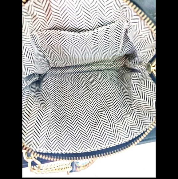 Steve Madden Black Crossbody Wallet Bag. - Picture 9 of 9